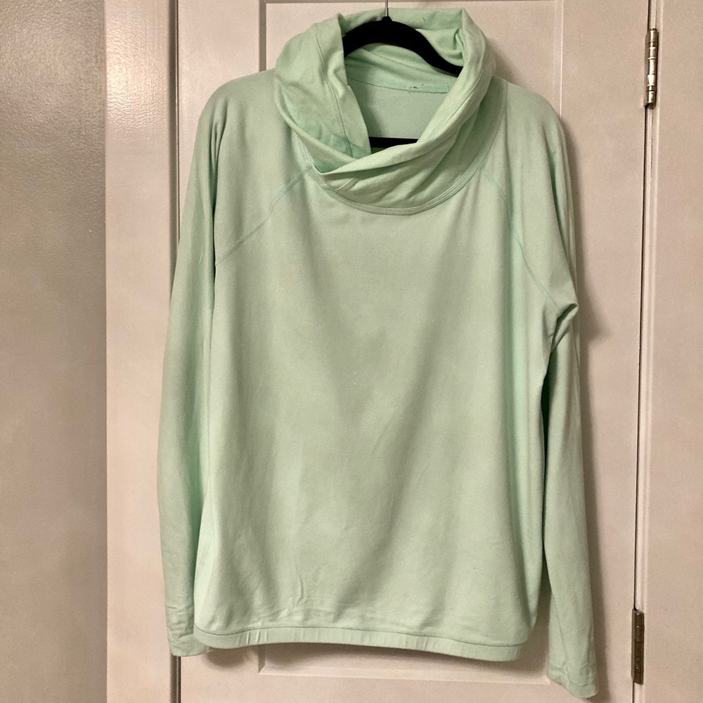 Lululemon women’s long sleeve cowl neck top